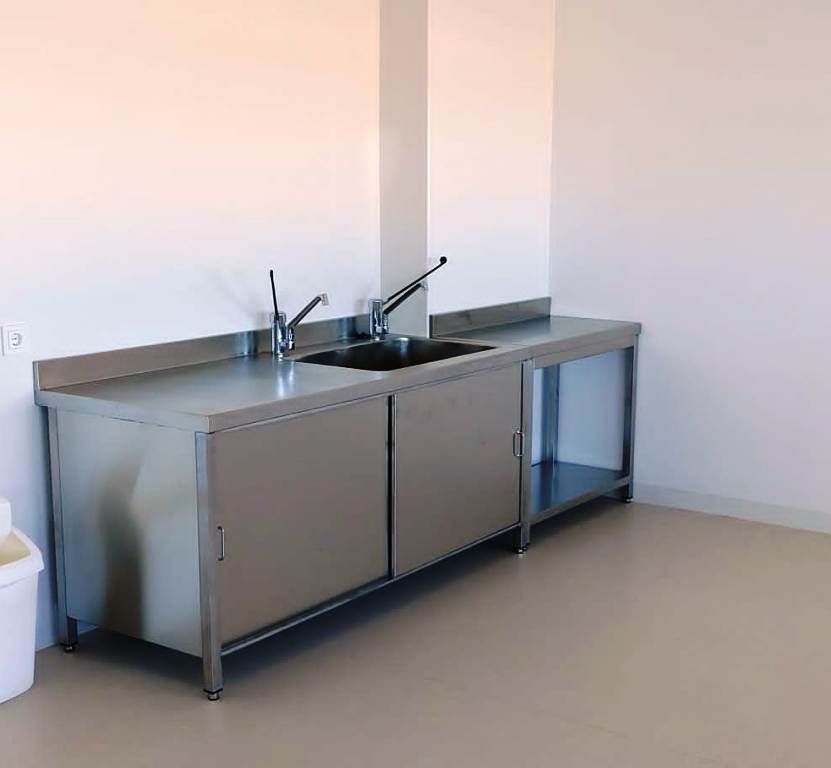 Mesa acero inoxidable con pila